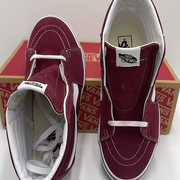 Vans Men’s Sk8-Hỉ
Monogram Port Royale
VN0005U94QU
Sneakers - Picture 12 of 16